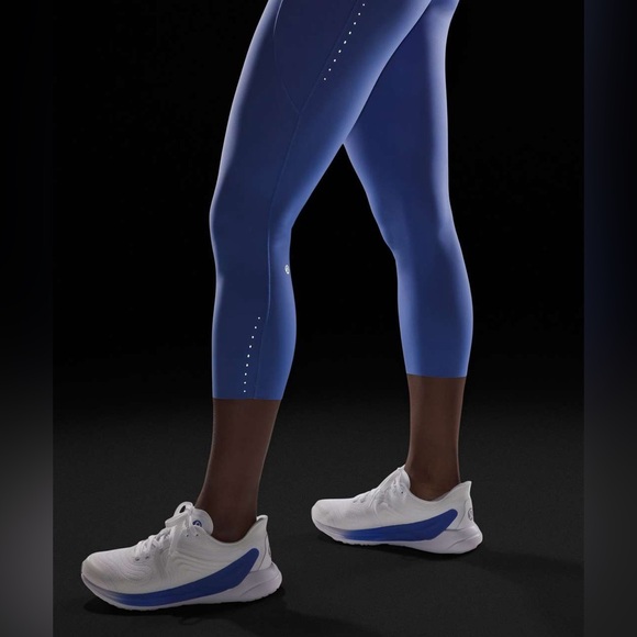 Lululemon Fast and Free High-Rise Crop 23" *Pockets in Wild Indigo Size 8 - Picture 3 of 9